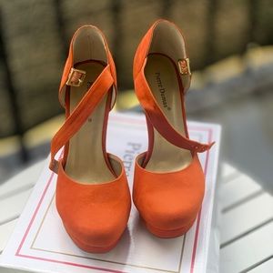 Pierre Dumas orange heels! 8M